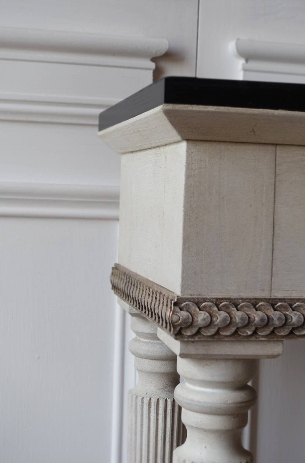 French style carved wooden console table white distress finish, White wooden console, carved console, gold ornaments