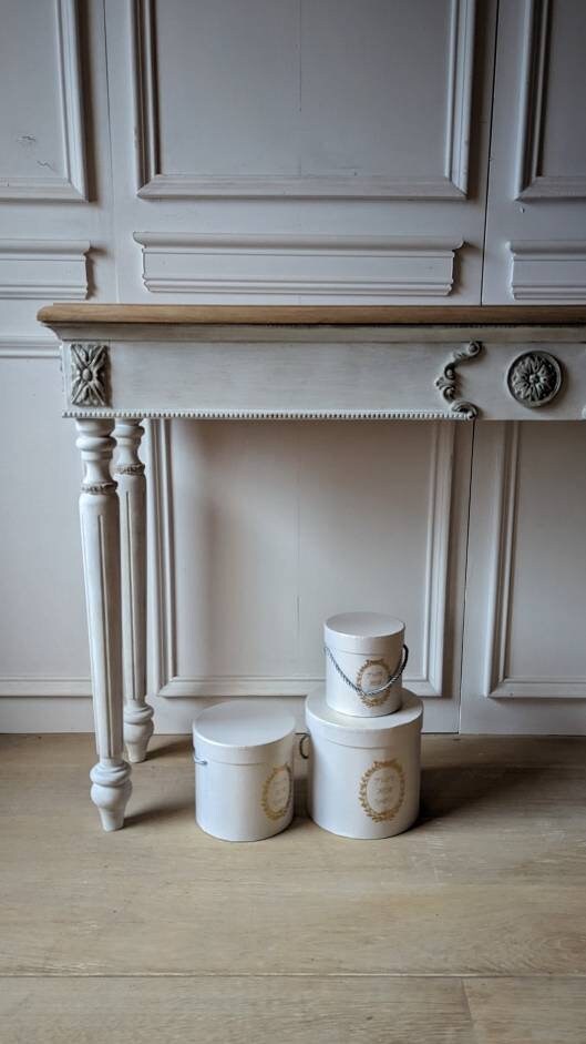 French style carved wooden White console table distress finish, wooden console, carved console, grey ornaments