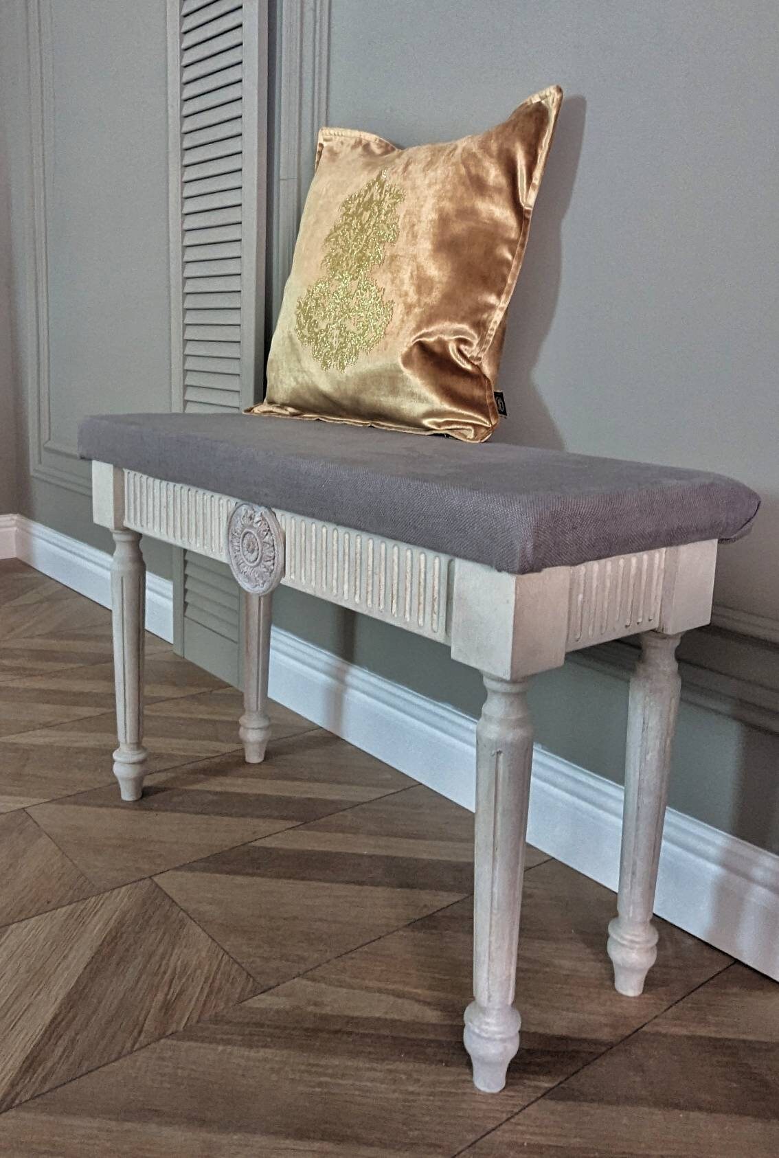 French style bench white distress finish, White wooden console, carved console, bedroom bench.