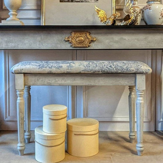 Console table French, Vintage style, wooden console table, wooden console, carved console, gold ornaments. Grey shabby chic